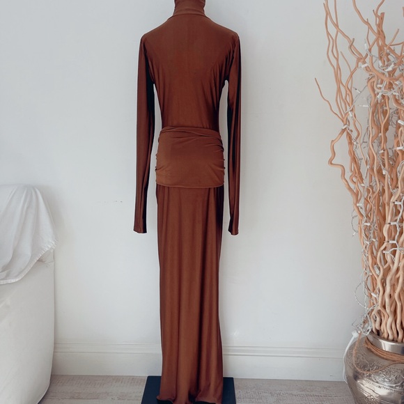 NWT SLEEK AND BEAUTIFUL CHOCOLATE BROWN LONG SLEEVED DRESS WITH OPTIONAL WRAP π - Picture 13 of 16